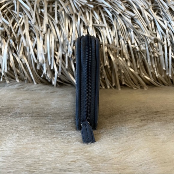 New VERA BRADLEY Charcoal Light Gray Zip Around Accordion Long Wallet Microfiber - Picture 6 of 11